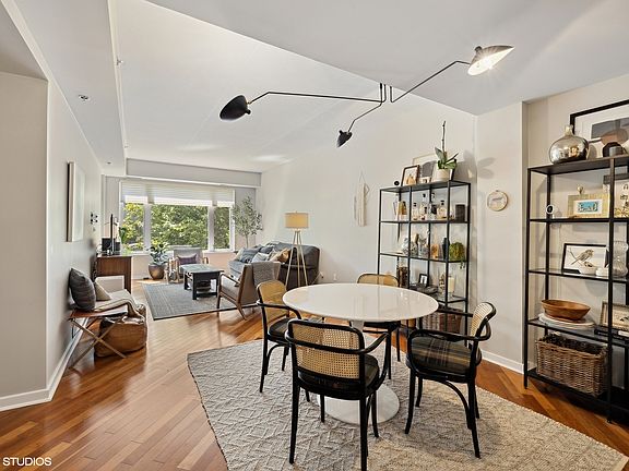 2nd image of 515 N Harlem Ave APT 102