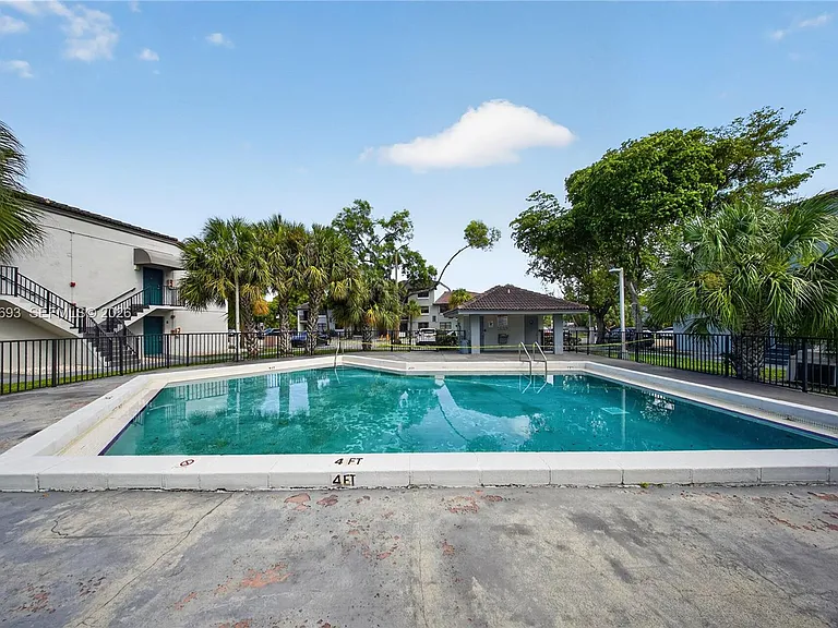 7195 NW 179th St #109 — Photo 30