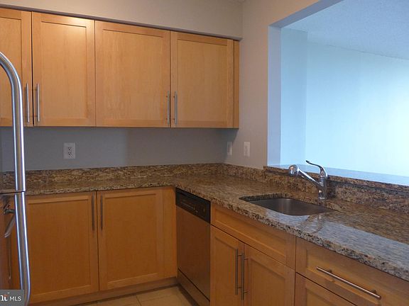 5th image of 10101 Grosvenor Pl APT 1607