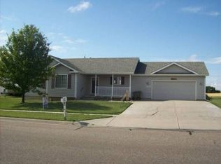 1220 Lakeview Dr, Salina, KS 67401