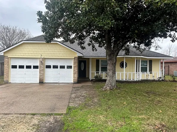 501 Cindyrella Dr, Highlands, TX 77562