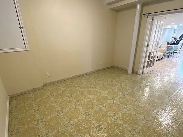 65 Newlin Cres #LOWER — Photo 5