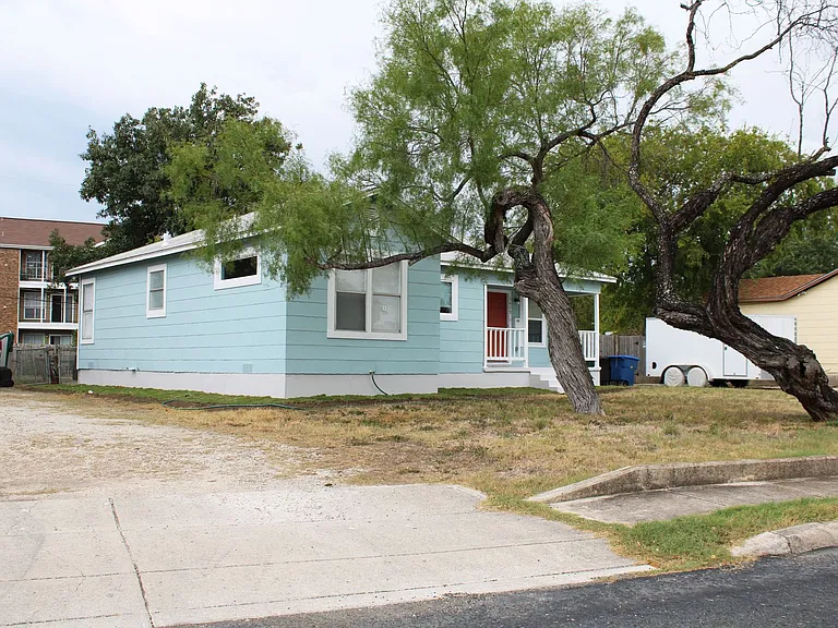1475 W Contour Dr — Photo 2