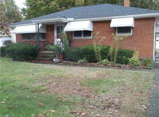 159 Central Dr, Amherst, OH 44001