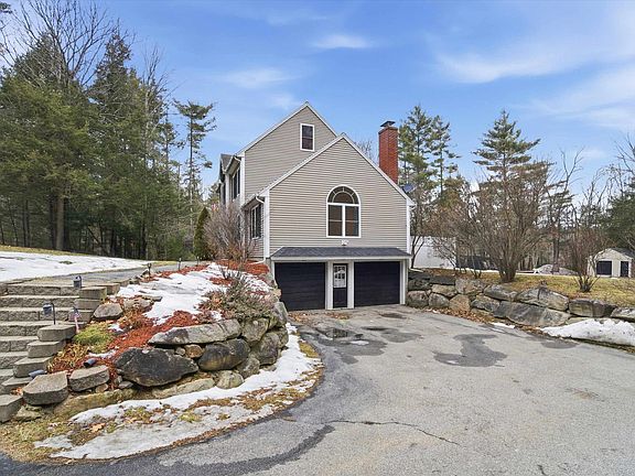 3rd image of 19 Ventura Drive