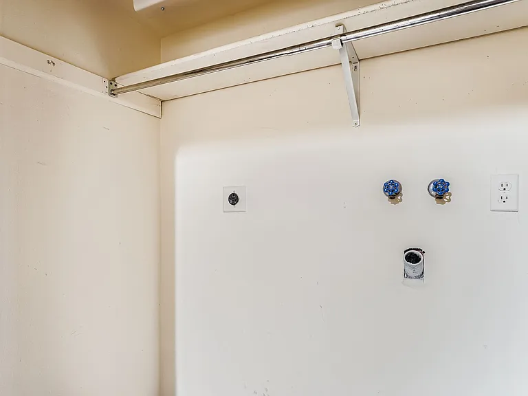 30172 Hilltop Dr — Photo 5