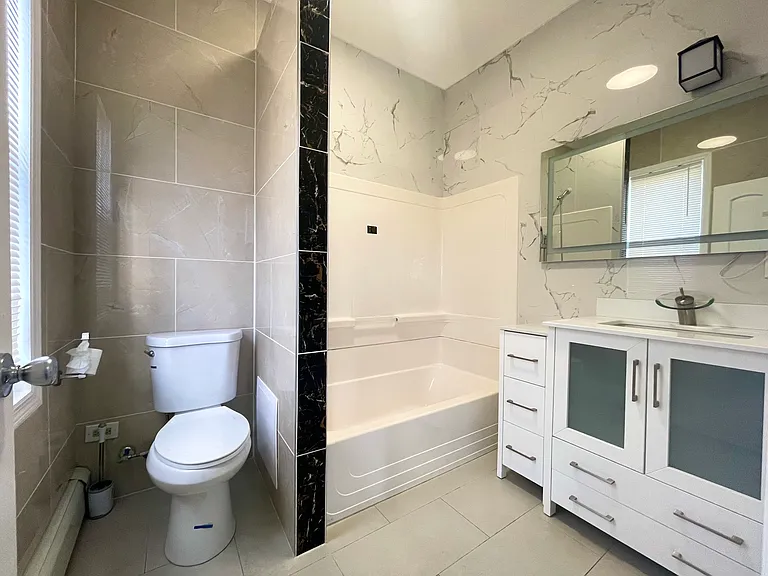 58 9th St #2 — Photo 7