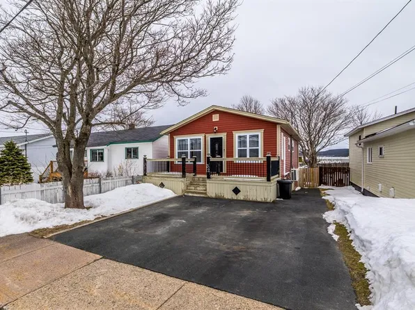 32 Murphy's Avenue, St. John's, NL A1E1T4