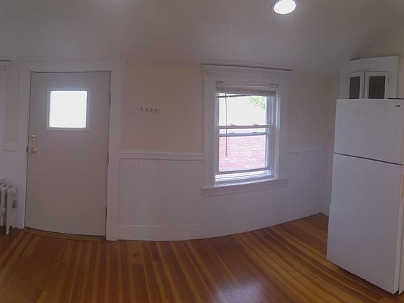 4th image of 9 Francis Ave
