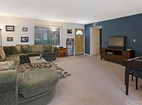 Spacious living room