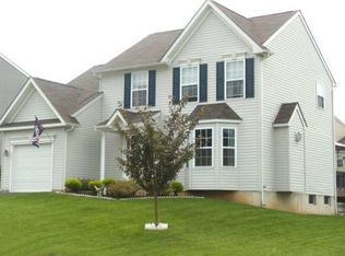 405 Garden View Dr, Thorndale, PA 19372