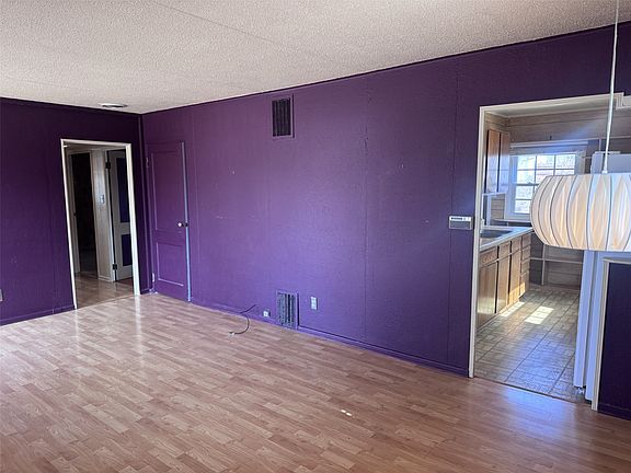 5th image of 3735 Kencrest Dr NE