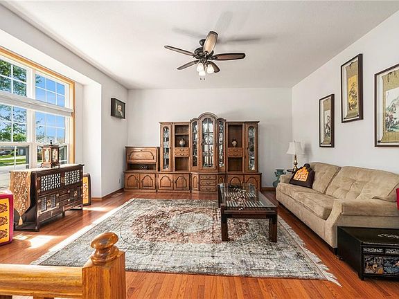 5th image of 805 Hithergreen Ct