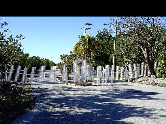 Private gate to Galt Island 