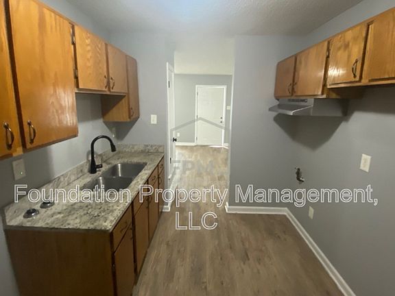 3rd image of 2605 Whitman Ave
