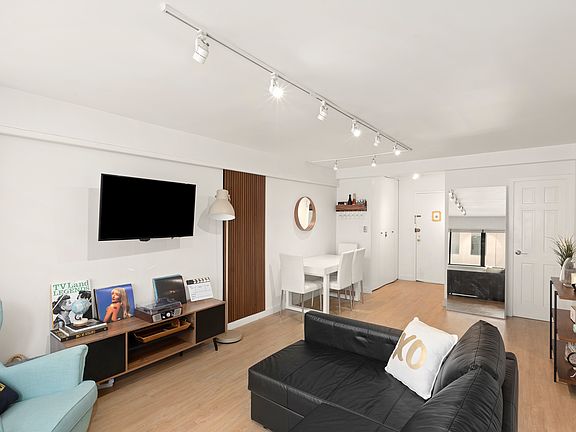 3rd image of 310 W 56th St Unit 5-D