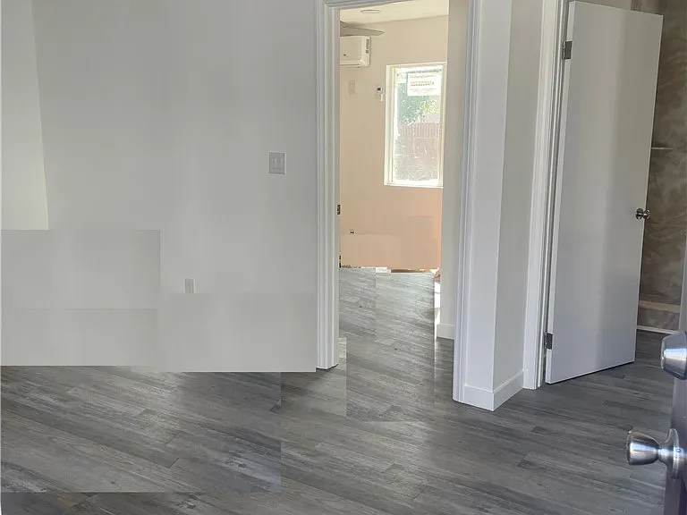 806 E 103rd Pl — Photo 3