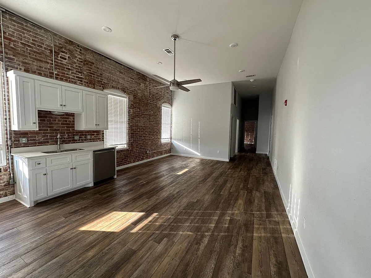 Building Photo - 312 Suite St #B