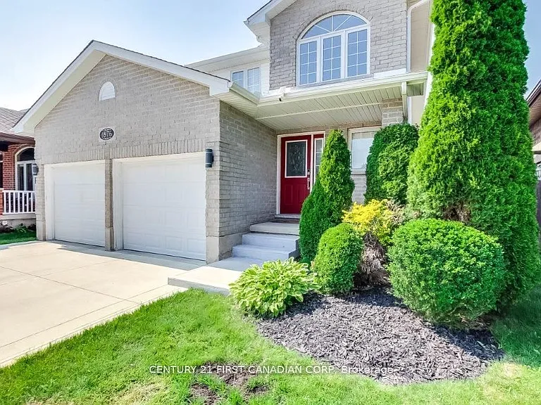 1876 Coronation Dr — Photo 2