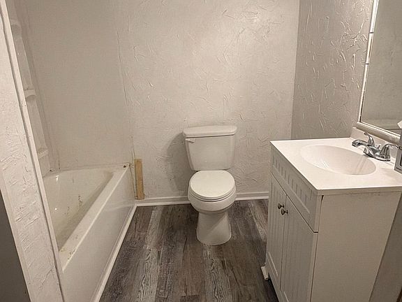 3rd image of 612 Hamilton Ave