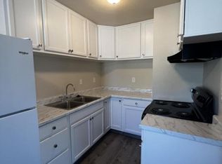 510 N 5th Ave APT 1B, Oakdale, CA 95361