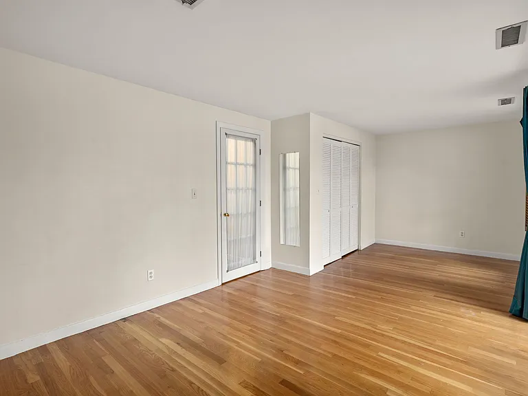 3 Devens St #2 — Photo 16