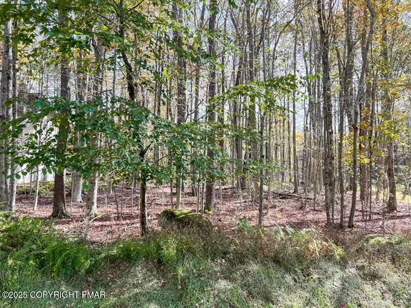 Maxatawny Dr #4, Pocono Lake, PA 18347