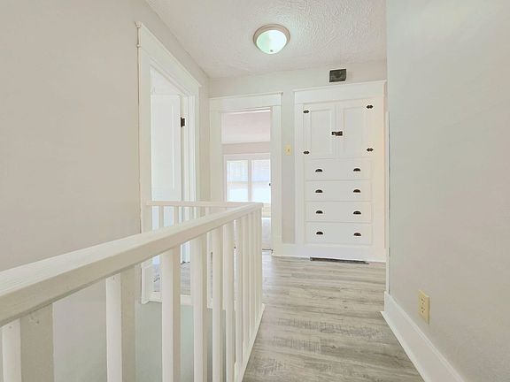 4th image of 112 E Bowman St #2