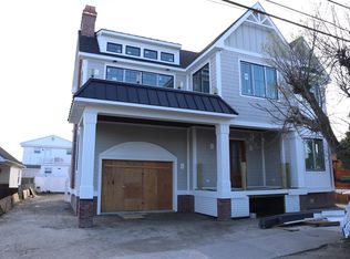 302 E Hollywood Ave, Wildwood Crest, NJ 08260