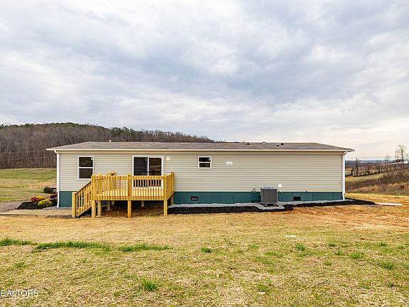 5th image of 766 Greenlee Rd