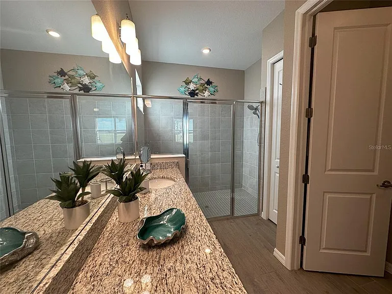 25115 Longmeadow Dr — Photo 17