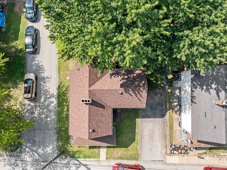 219 Douglas Ave — Photo 41
