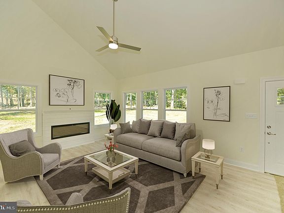 4th image of 287 Cacapon Ln
