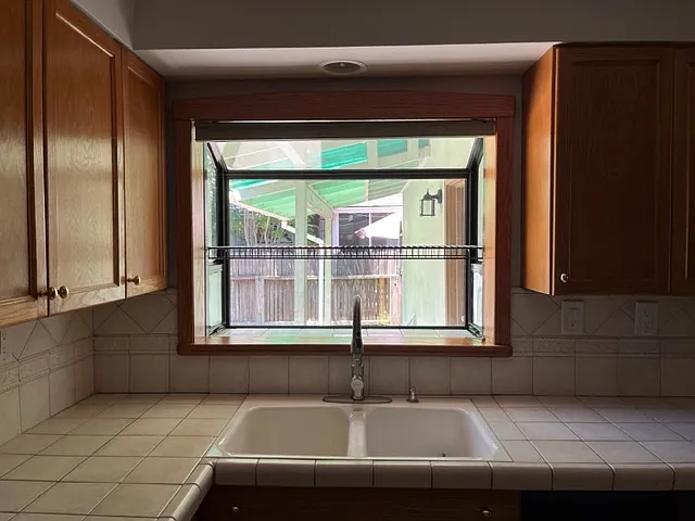 332 Par Ave — Photo 18
