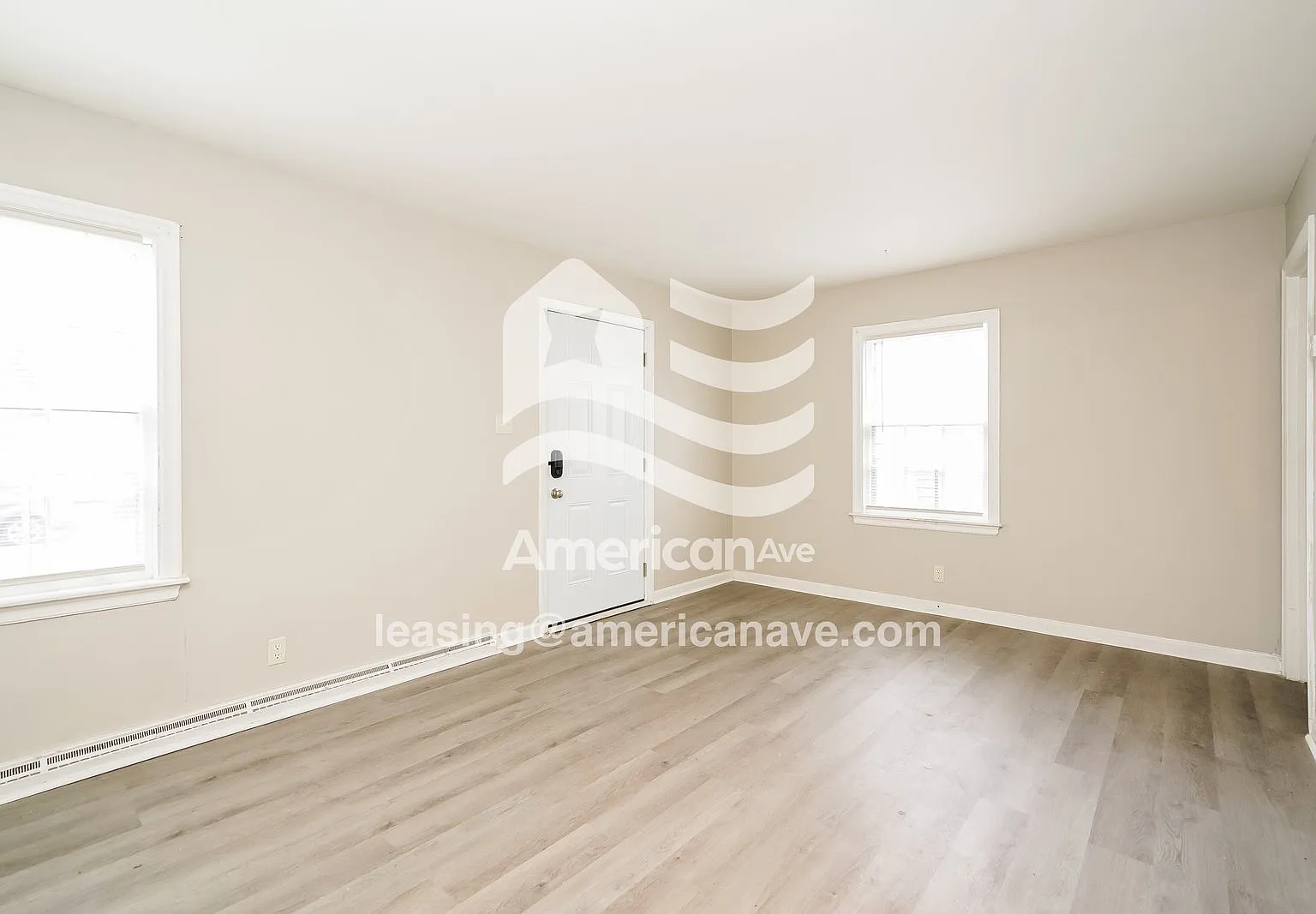 3 bed, 1.0 bath, 1237 sqft, $1,022 — Photo 2