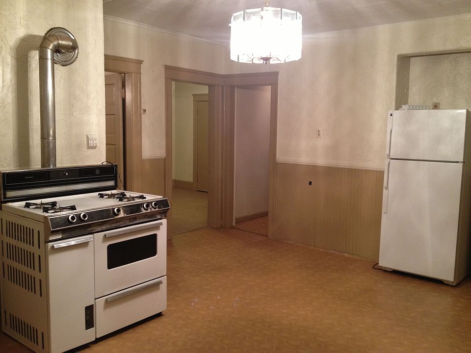 2nd image of 34 Gage St APT 3R