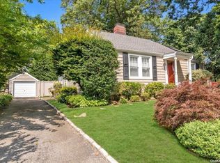 1400 Little Whaleneck Rd, Merrick, NY 11566