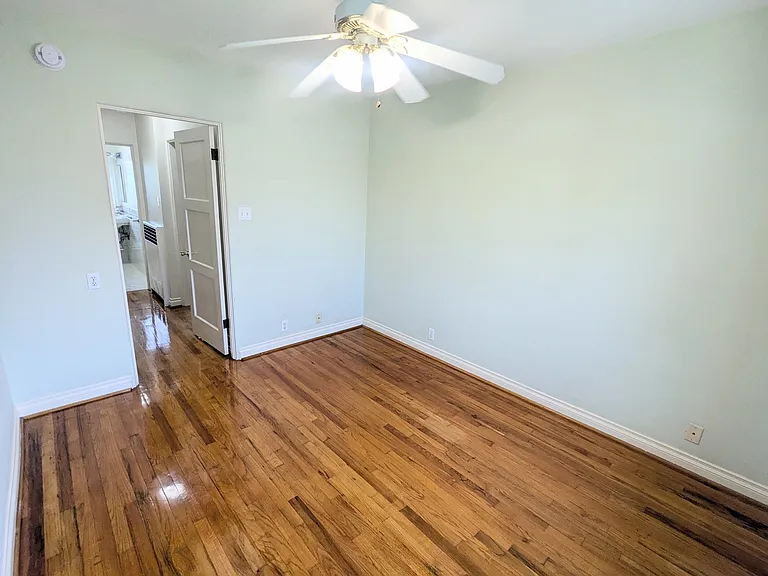 5671 S San Vicente Blvd #D — Photo 10