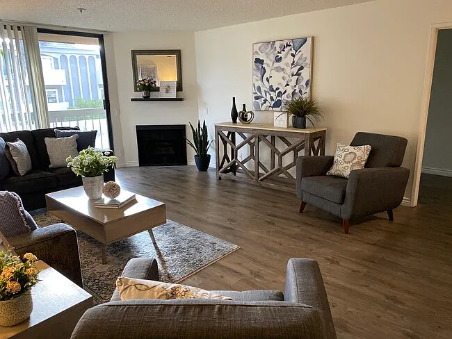 Westwood Executive House — Photo 20