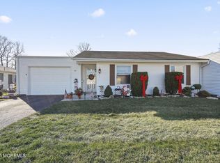 4 Aspen Plaza #4A, Monroe, NJ 08831