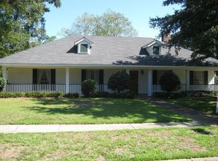 3015 Raphael Dr, Hattiesburg, MS 39402