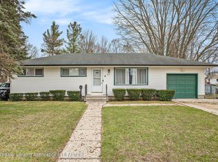 532 E Cavanaugh Rd, Lansing, MI 48910