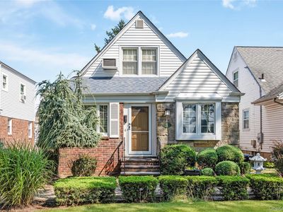 15 Stewart Avenue, Garden City, NY, 11530