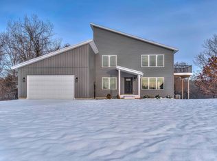 6835 S Price Lake Dr, Jackson, MI 49201