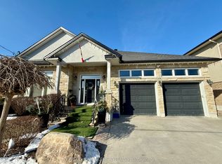1376 Louis Ln #B, Ottawa, ON K1B 3P3