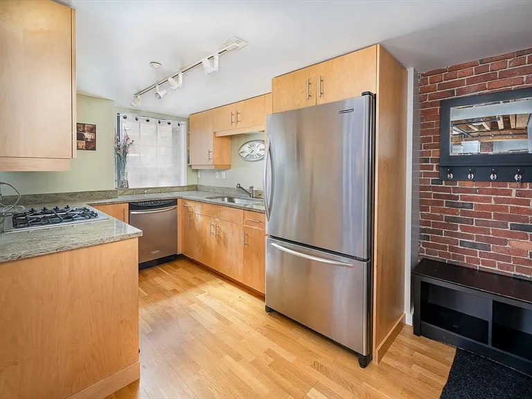 99-105 Broad St #6G — Photo 2