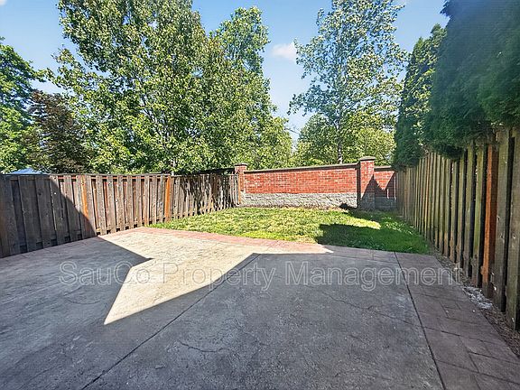5th image of 948 SE Elina Ave
