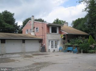 1066 Mill Rd, Leesport, PA 19533