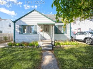 23723 Tawas Ave, Hazel Park, MI