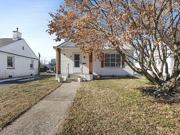 2nd image of 826 Lamont St